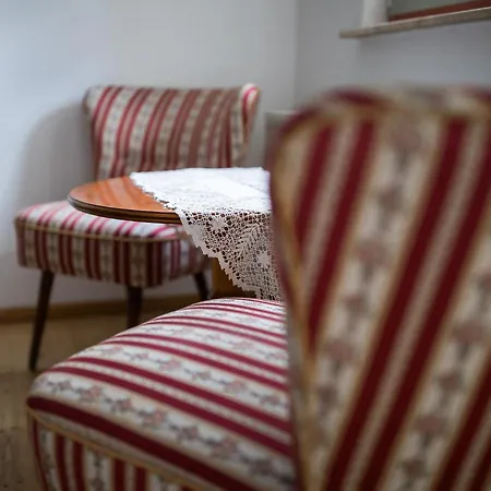 The Grand Piano * Jéna