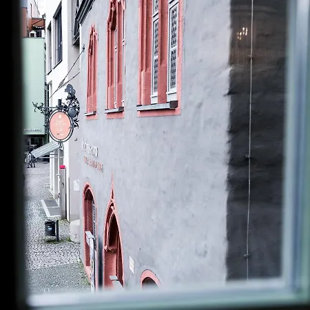 The Grand Piano Apartman *